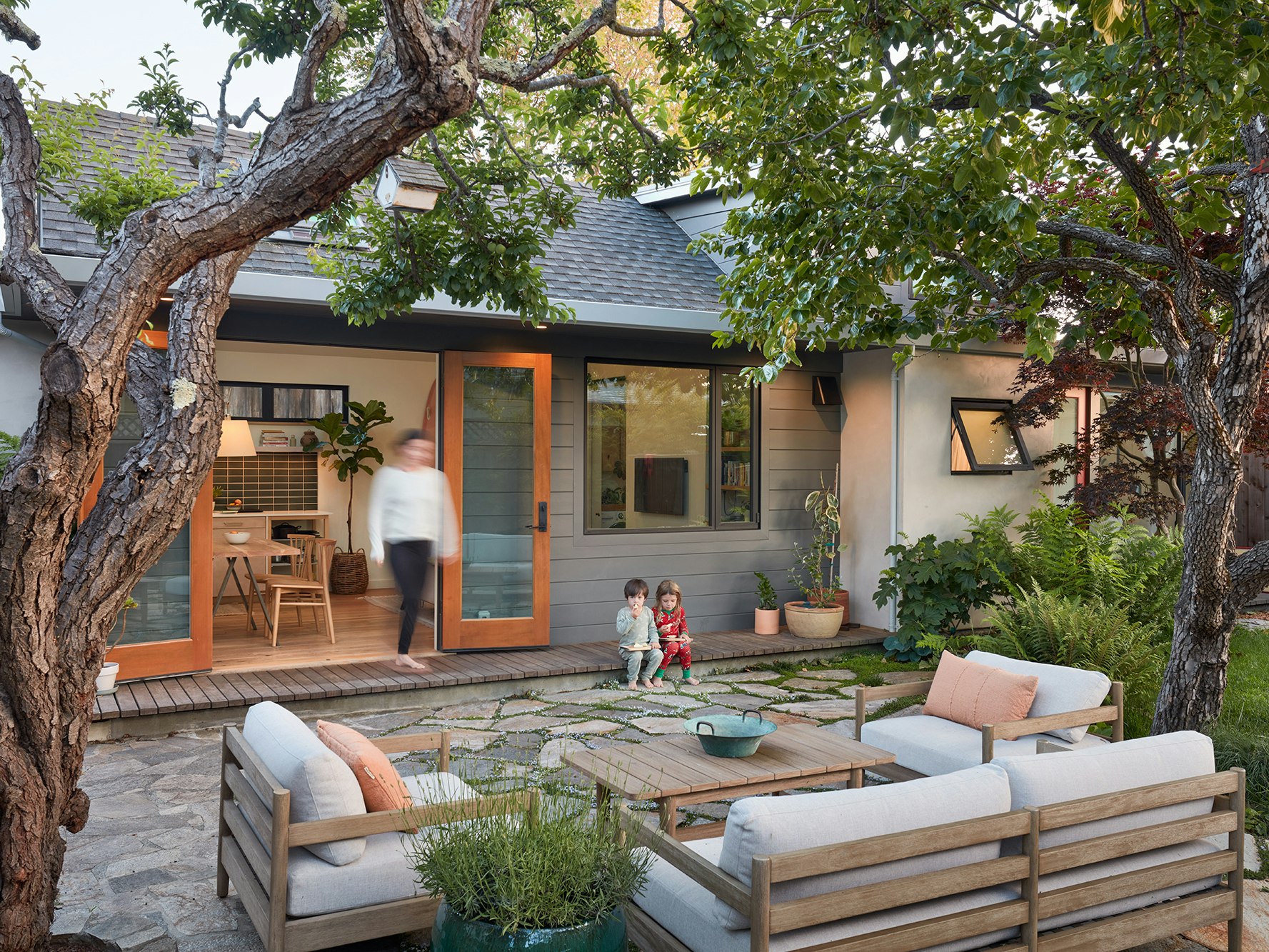 🏡 ADU Construction in Los Angeles: The Smart Way to Expand Your Property Value 1 https://images2.dwell.com/photos/6973953999472058368/7125953895250137088/original.jpg?ar=4%3A3&fit=crop