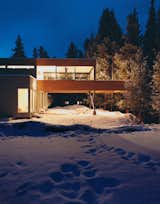 Michael Johnson’s answer to having little buildable land to work with in his design of Ruth Hiller’s house in Winter Park, Colorado, was to elevate and cantilever the kitchen, living, and dining space over the carport, nearly doubling the home’s living area.