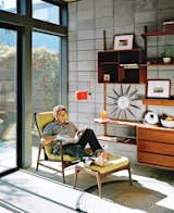 #midcenturymodern #lounge #chair #livingrooms #light 
