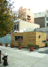#woodpanels #shippingcontainer #exterior #outdoor #meka #prefab #newyork #popup #jasonhalter #christosmarcopoulous #cedar #cedarpanels #steel #steelshippingcontainer #modern 