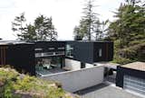 #prefab #outdoor #exterior #outside #modern #midcentury #landscape #concrete #AARobinsArchitect #Canada 