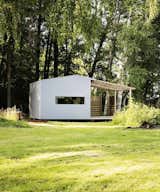 #prefab #outdoor #exterior #outside #modern #midcentury #landscape #JonasWagell #Sweden   Photo 19 of 35 in Small Modern by Simas Lucas Castillo from No Grid