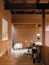 #workplace #office #interior #inside #desk #wood #lighting #Jielde #JoeDolce #BatesMasi+Architects #LongIsland #NewYork

Photo by Raimund Koch