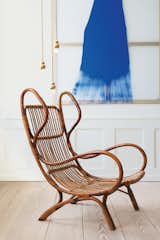 #interior #modern #inside #design #interiordesign #gioponti #chair #1963 #daniellergon #painting #balllights #michaelanastassiades #allwhitepaint #farrowandball #wickerchair #wicker #lighting #art #seatingdesign #seating

Photo courtesy of the Apartment
