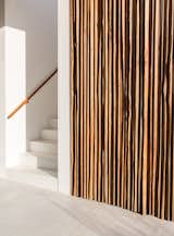 #stairs #interior #inside #indoor #white #clean #minimalist #salvaged #wood #bamboo #rattan #linen #CatalinaEchavarria #Miami