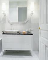 #bath&spa #interior #modern #design #bathroom #interiordesign #lighting #tile #whitebathroom #macael #marble #ceramic #ceramiclamp #metalarte #bisazzabagno #vanity #hayon 