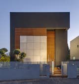 #modern #architecture #modernarchitecture #concrete #plaster #wood #trellis #minimal #exterior #outdoor #ecofriendly #TelAviv #Israel #IsraelevitzArchitects