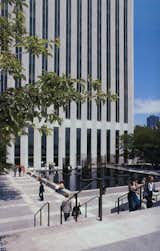 #midcentury #modern #midcenturymodern #exterior #outdoor #architecture #harrybertoia #standardoilbuilding #chicago #1974 #bertoia #edwarddurell #modernist #masterwork #soundsculpture #skyscraper 