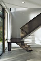 Steel allowed Kunding to be playful with the staircase’s form.