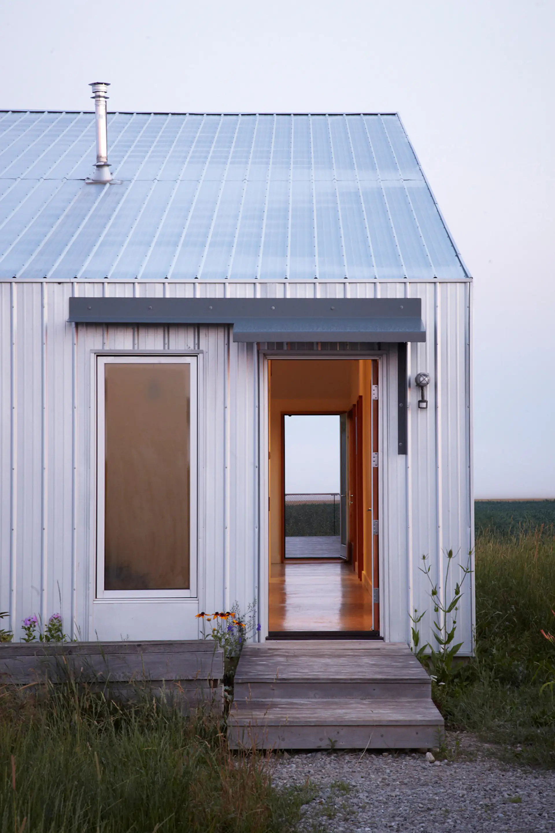 Photo 1 of 34 in Modern, Off-the-Grid Homes by Aileen Kwun from A ... - Modern Luxury Off Grid Interior