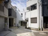 Pairing living flora amidst stark concrete and devoting most of the essential 653-square-foot interior to a garden space, architect Akira Mada's Minna no le (meaning Everyone's House) is a functioning contradiction.