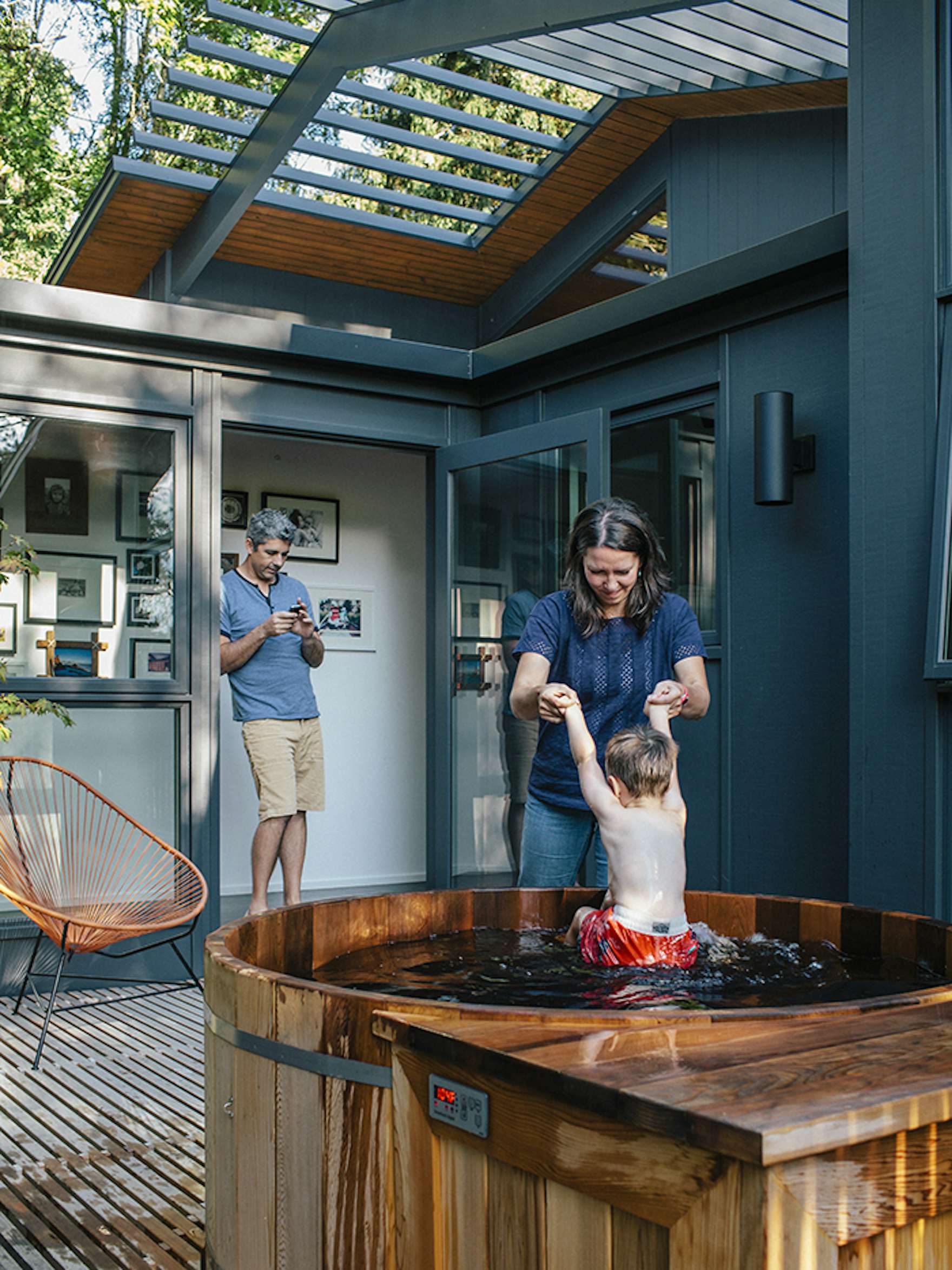 Photo 3 of 11 in 10 Modern Hot Tubs from Midcentury Renovation in