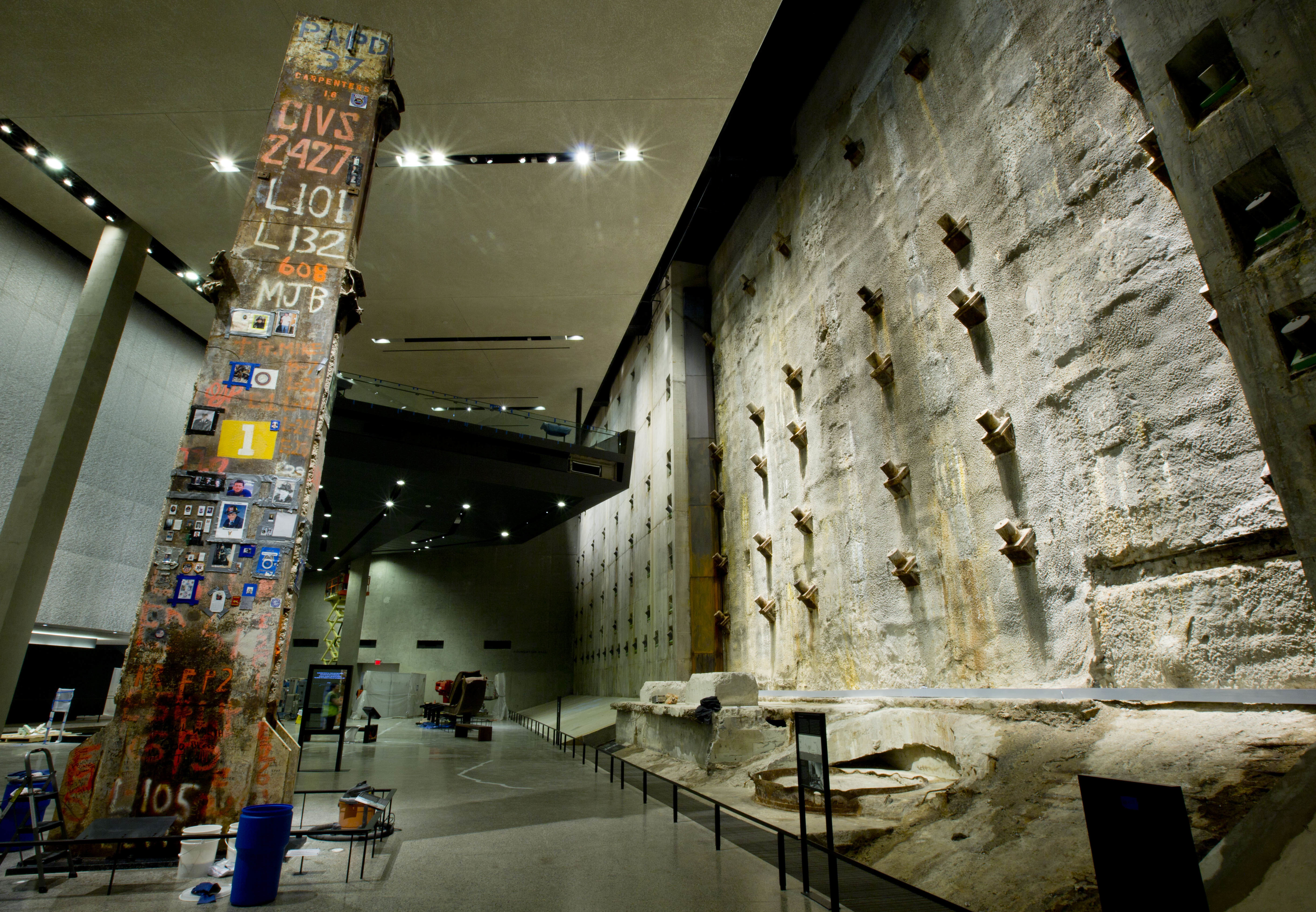 ABOVE HALLOWED GROUND（2001.9.11写真集） ABOVE HALLOWED