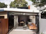 Renovated 19th-Century Terrace House Merges with the Outdoors
