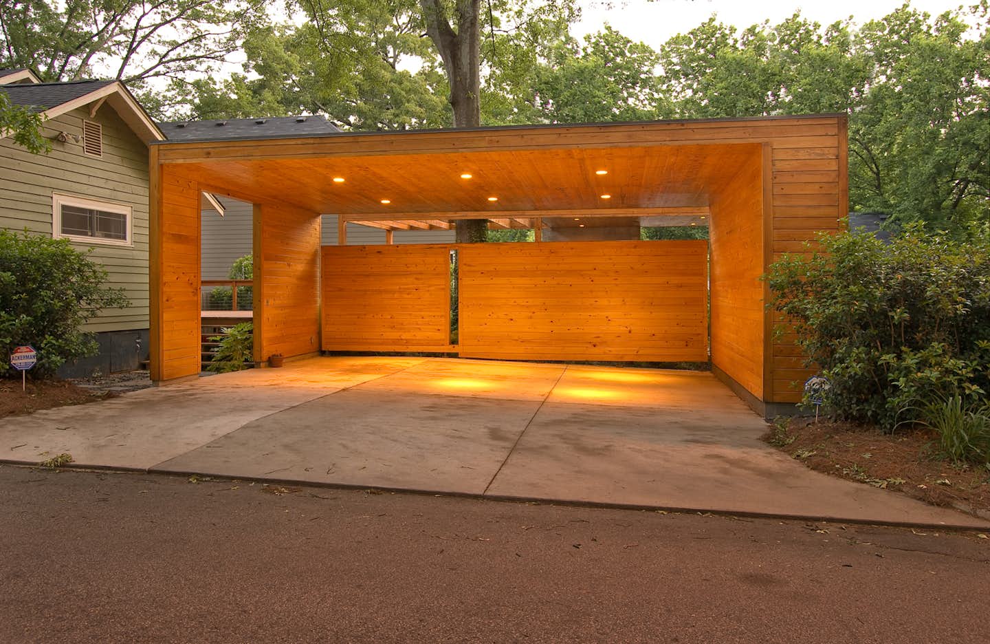 Photo 2 of 8 in Modern Carports by William Lamb Dwell
