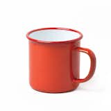This classic Falcon mug is safe for even your hottest cups of coffee and cocoa. Although it is durable, the enamelware mug is not bulky.