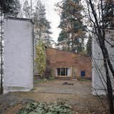 An island home that served as Aalto’s workspace and proving ground for decades, the L-shaped structure is in a clearing surrounded by boulders and stones are covered with moss, bilberry and lingonberry bushes. Aalto played with and experimented with ceramics, solar heating and bricks (note the patchwork facade of different brick on the main structure).
