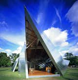 2001: Daniel Libeskind with Arup

Libeskind’s aluminum origami, entitled 18 Turns, was engaging, a jointed metal sculpture that viewers wanted to pick up and twist

Photograph © 2001 Sylvain Deleu