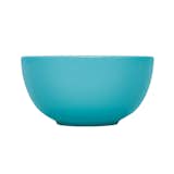 A part of Kaj Franck’s versatile Teema Collection, this large serving bowl is perfect for serving a fresh summer salad at a barbecue or displaying fruit on a countertop. Thebowl is available in a variety of colors and sizes.