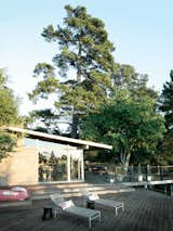 Exterior, House Building Type, and Mid-Century Building Type The large deck was falling apart when the Pfeiffers moved in, necessitating a serious overhaul of the lower level.  Search “move+your+body网易云【精仿++微wxmpscp】” from Oakland Aesthetics