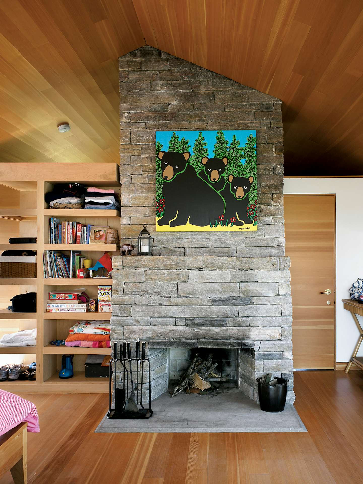 Photo 3 of 16 in A Floating House on Lake Huron Stands Out By Blending