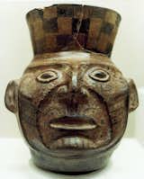 A Huari head.