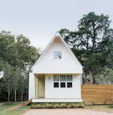 Houston-based company Brett Zamore Design makes eco-friendly, cost-effective prefab and kit homes. The Kit_00 homes fuse two regional housing types: the shotgun and the dogtrot.