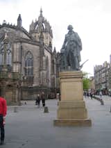 Another statue I adored was this of Scotland's greatest economist: Adam Smith. Just behind is St. Giles Cathedral.
