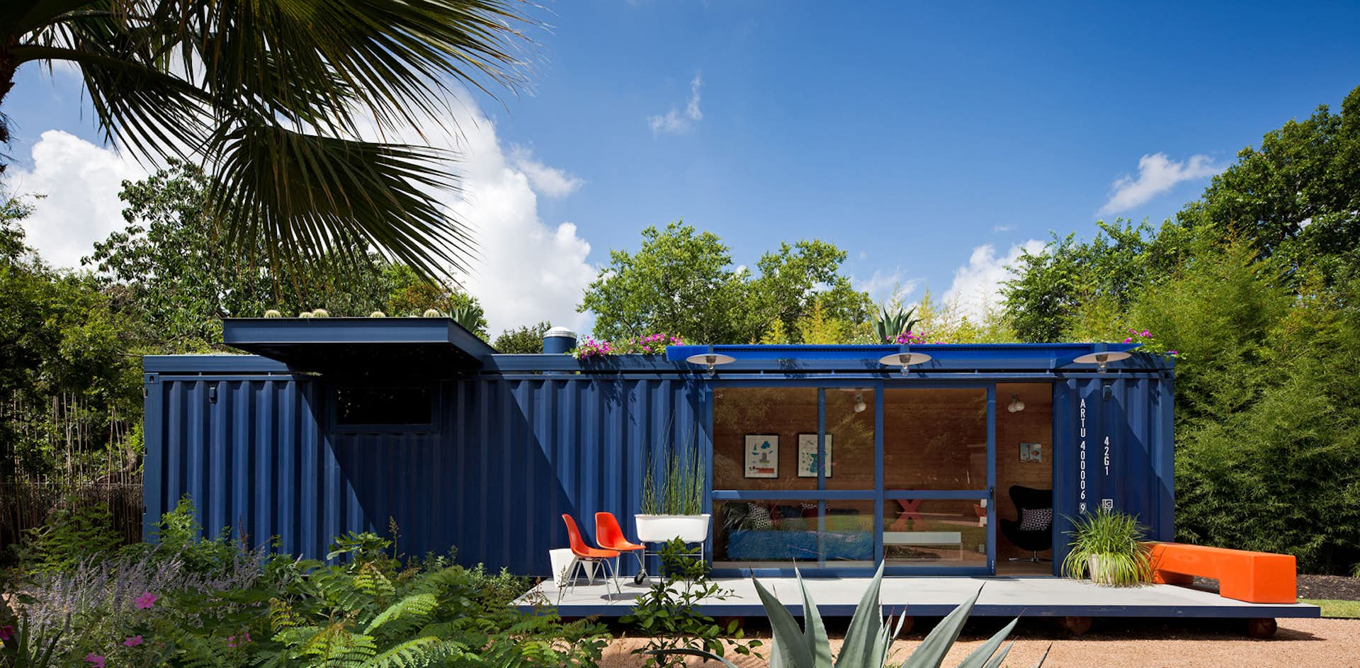 Texas architect Jim Poteet helped Stacey Hill, who lives in a San Antonio artists’ community, wrangle an empty steel shipping container into a playhouse, garden retreat, and guesthouse for visiting artists.