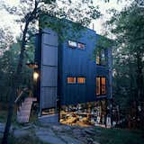 Playfully christened La Tour des Bébelles, the three-story, steel-framed tower has shown itself to be the ideal summer retreat: secluded, perfectly positioned near Ontario’s Otter Lake, and encouraging of its inhabitants to spend time outdoors.