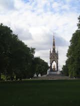 Dedicated to Queen Victoria's husband, Prince Albert, who died of typhoid at age 42, this high-Gothic memorial was one of the more impressive things I saw all day. After all, you can't come to London just to see the modern bits when you're constantly surrounded with such stunning architectural history. I took this photo from a path in Hyde Park on my way to the Serpentine Pavilion.