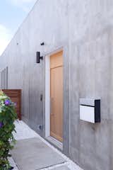 The door to the house is actually on the side of the house, further adding to the sense of privacy the Shozis sought.