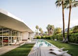 An Energy-Efficient Hybrid Prefab Keeps Cool in the Palm Springs Desert
