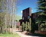 Idaho-based architect Susan Desko—previously a senior design architect for Frank Gehry—created a house built of untreated steel plate and glass that towers among the trees in Ketchum, Idaho.