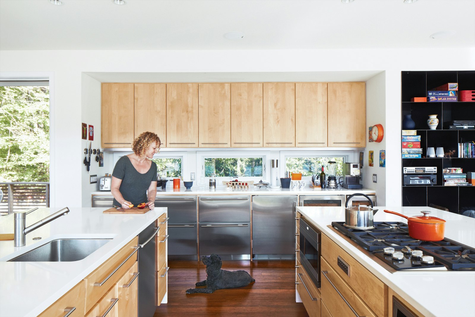 Get A Grip: A Practical Guide to Choosing Modern Kitchen Cabinet Hardware -  Dwell