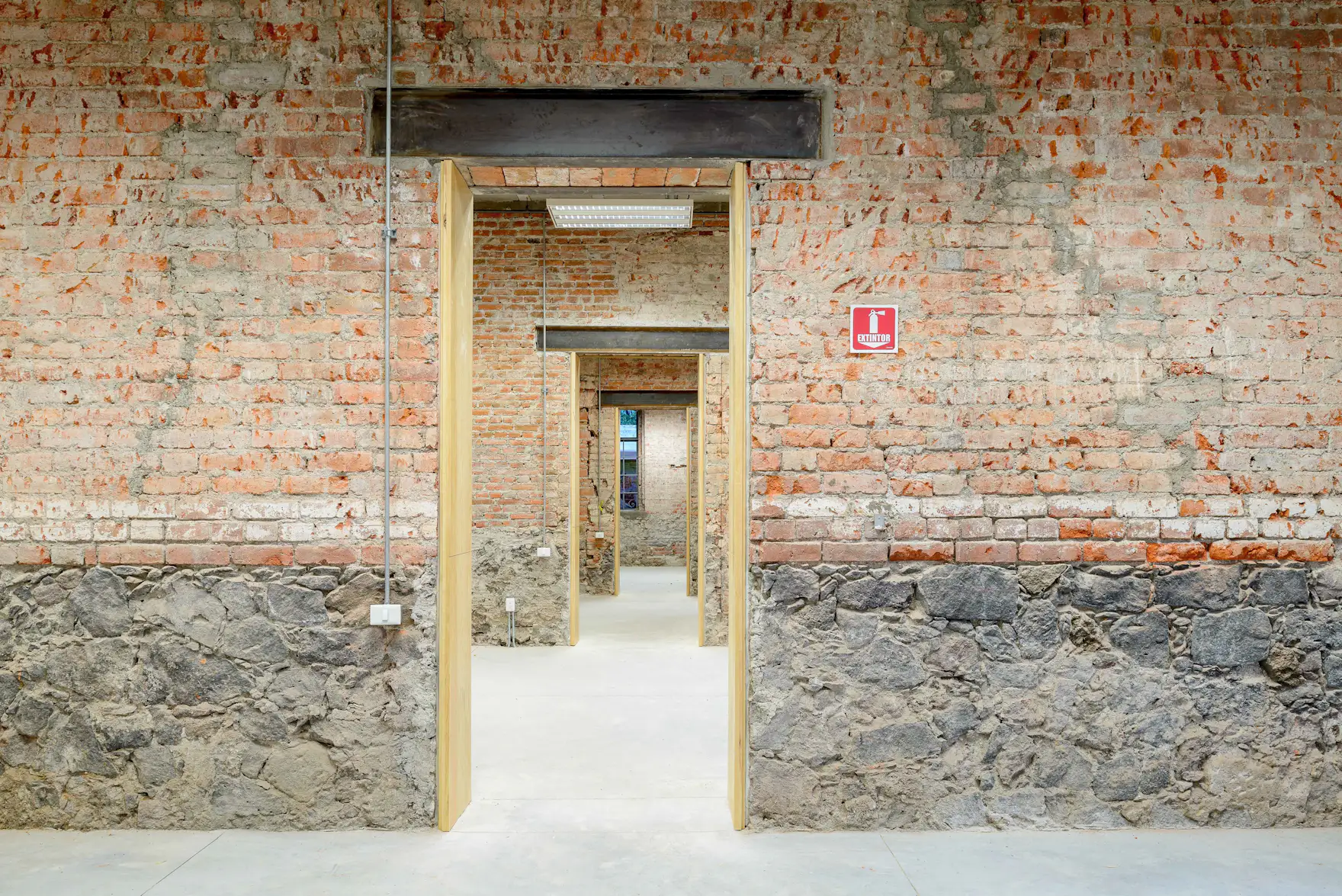 Revealing the Pros and Cons of Exposed Brick and How to Take Care of It ...