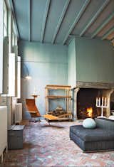 Mix Master An Antwerp residence does double-duty as Valerie Traan, an avant garde gallery with an eclectic mix of high-end furnishings, and as gallery owner Veerle Wenes' home. A must-see custom bathroom from Studio Simple and ingenious color palette are just a few of the design inspirations to choose from.