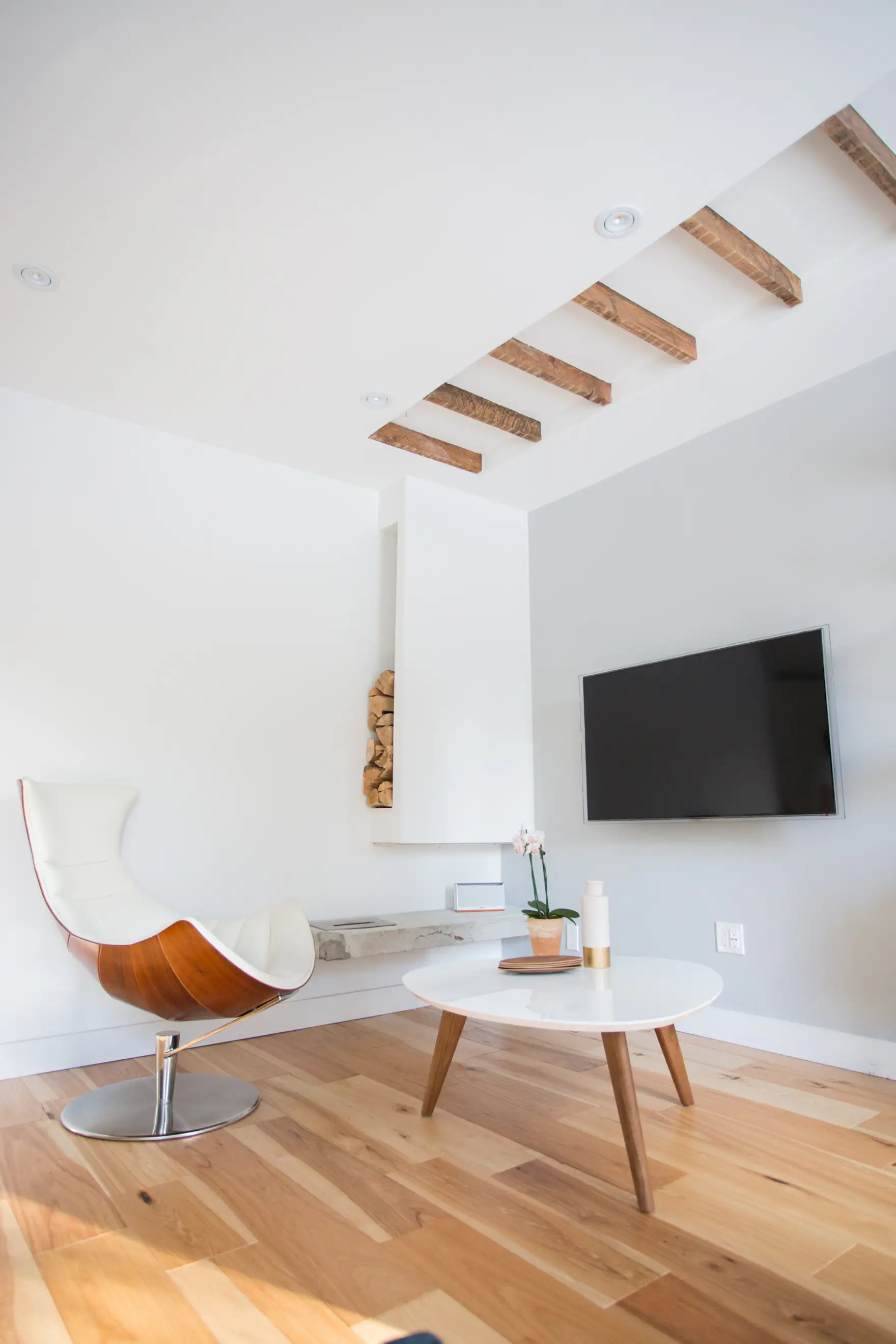 Image showcasing 25 Homes With Exposed Wood Beams: Rustic to Modern - Dwell