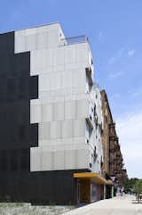 The Stack also dispels the myth that prefabrication limits the size and shape of the final product: The building’s 28 apartments, which come in a variety of configurations and span multiple modules, optimize the infill site’s small footprint.