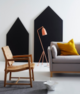 The interplay of simple forms, natural materials, and warm hues against neutrals delivers pure minimalist bliss.Via Emma's Design Blog. (Pin)