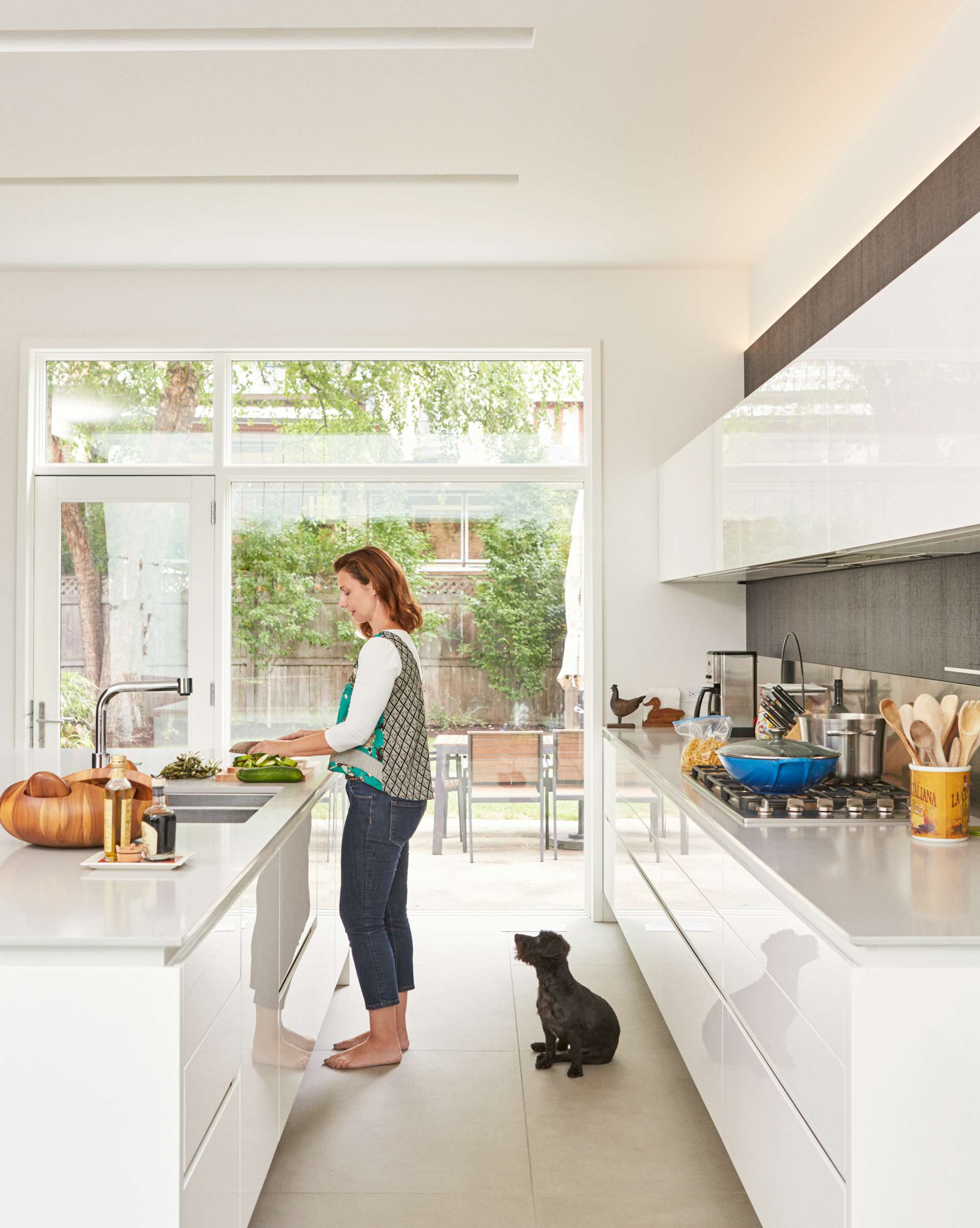 The Pros and Cons of White Kitchen Dwell