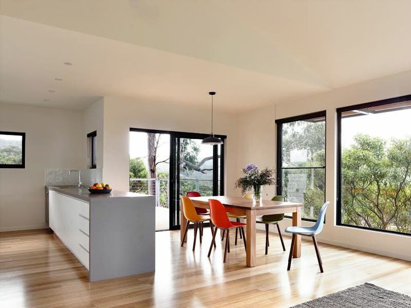 Do the Chairs Have to Match the Dining Table? How to Mix and Match