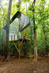 Tree House Retreat Made of Repurposed Materials