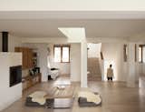 #livingroom #interior #modern #architecture #modernarchitecture #minimal #indoor #prefab #prefabricated #fireplace #lounge #Paris #France #DjuricTardioArchitectes 