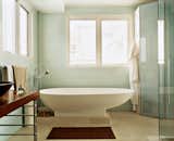 #bath #spa #bath&amp;spa #modern #interior #interiordesign #bathroom #bathtub #naturallighting #shower #system20 #masterbath #eggshape #eggbath #agape #tub #doorlessbathroom #johnpicardPhoto by Gregg Segal