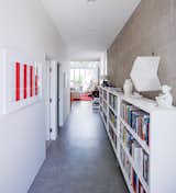 #storage #interior #modern #moderndesign #interiordesign #hallway #color #modernart #minimal #shelving #bookcase #lighting #noguchi #danielburen 

Photo by Dean Kaufman
