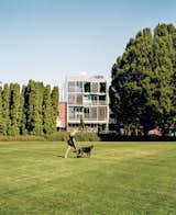 #prefab #outdoor #exterior #outside #modular #structure #modern #modernarchitecture #sustainable #ecofriendly #Vancouver #Canada #OliverLang #CindyWilson #LangWilsonPractice

Photo by Kamil Bialous 
