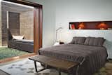 #bedroom #modern #modernarchitecture #courtyard #interior #indoor #indooroutdoor #PeaceIndustry #KelvinLEDlamp #Flos #Lumens #Venice #California #SebastianMariscal

Photo by Coral von Zumwalt