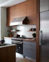 #small #apartment #kitchen #brooklyn #henrybuilt

Photo by Tara Donne  Photo 1 of 1 in Test by Shelby White