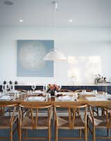 #seatingdesign #seating #diningroom #tabletop #pendant #lighting #HansWegner #CarlHansen&Søn #Cabinet #diningtable #CloudWhite #BenjaminMoore #Meshed #AnnaYuschuk

Photo courtesy of Christopher Wahl
